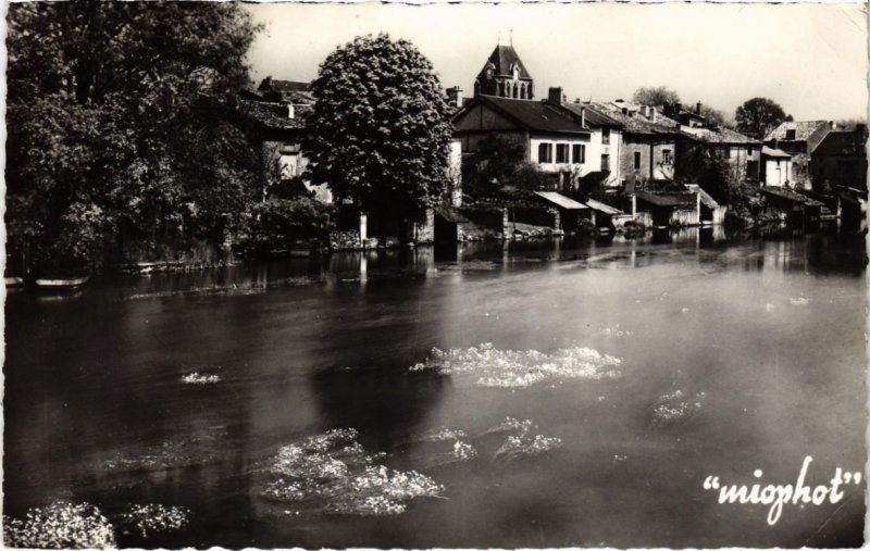 CPA Vivonne pittoresque - Le Bassin de la Vonne (111606)