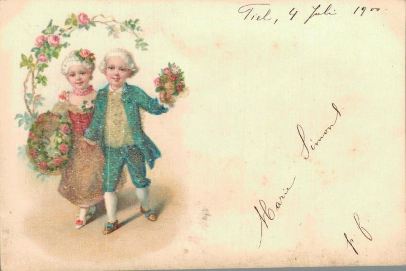 Romantic Couple Pretty Dressed with Flowers 1900 Litho Vintage Postcard 02.81