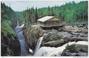 La Muraille de la Riviere a Mars, Quebec, Canada , PU-1985