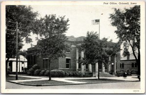 Grinnell Iowa IA, 1951 Post Office Building, Street Corner, Roadway, Postcard