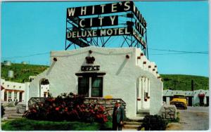 WHITE'S CITY, NM New Mexico     White's City DELUXE MOTEL c50s Roadside Postcard