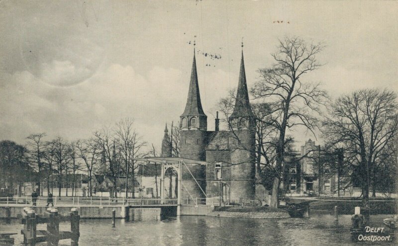 Netherlands Delft Oostpoort Vintage Postcard 08.27