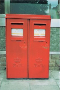 Royal Mail Postcard -Postbox, Q.E.II Postboxes, Shrewsbury, Shropshire RR17678