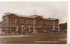 London Postcard - Buckingham Palace - Real Photograph - Ref 20398A