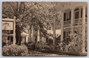 Salisbury Connecticut~Ragamont Inn Exterior View~B&W Photo~Vintage Postcard