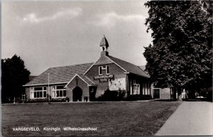 Netherlands Varsseveld Koningin Wilhelminaschool Vintage RPPC C014