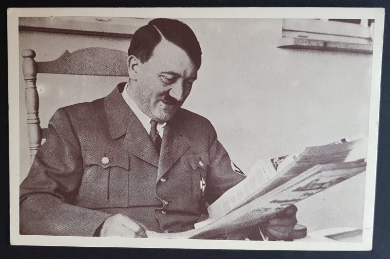 GERMAN EMPIRE THIRD REICH POSTCARD - ADOLF HITLER AT HOME