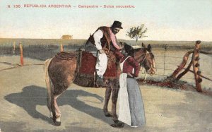 Republica Argentina - Campestre - Dulce encuentro c1910s Vintage Postcard