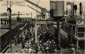 CPA PAUILLAC - Embarquement des passagers (192928)