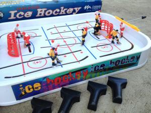 Vintage Table Top Ice Hockey Plastic/Metal Game # IH665 MADE USA Toy Feldstein 