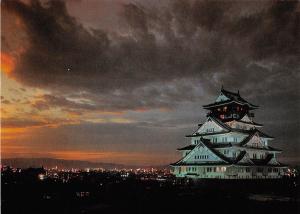 B90137 a night view of osaka castle    japan