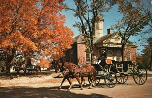 Postcard Courthouse Overhanging Pediment Design Building Williamsburg Virginia