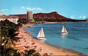 Hawaii Waikiki Beach With Diamond Head In Background