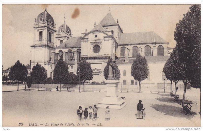 Dax, La Place de l'Hotel de Ville, Landes, France, 00-10s