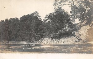 F66/ Willoughby Ohio RPPC Postcard c1910 Chagrin River Scene Bank