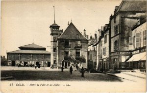 CPA Dole- Hotel de Ville et les Halles FRANCE (1043400)