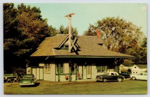 Brookline NH Boston & Maine Railroad Depot~Turned Into Snack Bar~Nice 1950s Cars 