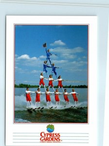 Postcard - A Patriotic Pyramid - Cypress Garden - Florida