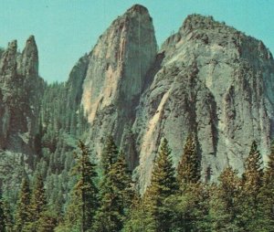 USA Yosemite National Park California Cathedral Rocks Vintage Postcard 07.67