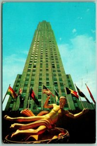 RCA Building Rockefeller Center New York City NY NYC Chrome Postcard A12