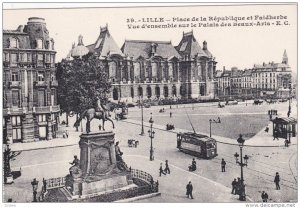 LILLE, Nord, France; Place de la Republique et Faidherbe, Vue d'ensemble sur ...