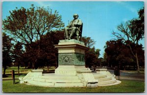 Vtg Bridgeport Connecticut CT P.T. Barnum Monument Seaside Park View Postcard