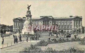 Modern Postcard Buckingham Palace and Queen Victoria Memorial London