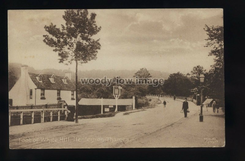 TQ3308 - Berkshire - Pub at Foot of White Hill, Henley-on-Thames - postcard