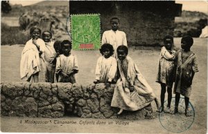 PC CPA MADAGASCAR, TANANARIVE, ENFANTS DANS UN VILLAGE, Postcard (b19966)