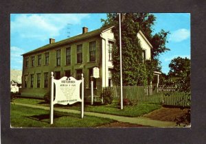 IA Historisch Museum Park Wyatt Earp Home House Cowboy Pella Iowa Postcard