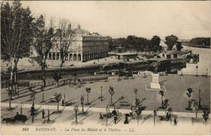 CPA Bayonne Place du Reduit ,le Theatre FRANCE (1123924)