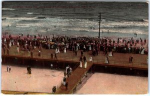 VINTAGE POSTCARD CROWDS ON THE BOARDWALK AND PIER AT ATLANTIC CITY N.J. c. 1910