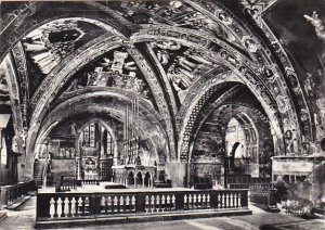 Italy Assisi Basilica inferiore di S Francesco Crociere e altare maggiore