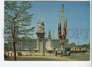 441026 Great Britain 1970 year London Buckingham Palace Guard RPPC to Germany