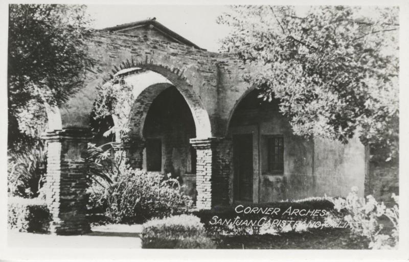 Corner Arches San Juan Capistrano CA California Real Photo RPPC Postcard D3