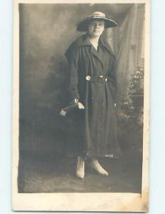 Pre-1918 rppc fashion WOMAN IN HAT HOLDING HANDBAG PURSE HM0173