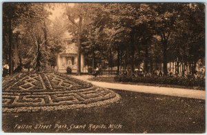 1908 Grand Rapids, Mich. Fulton Street Park Collotype Photo Postcard Brown A34