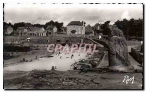 Modern Postcard Batz sur Mer The Beach and the menhir of Pierre Longue