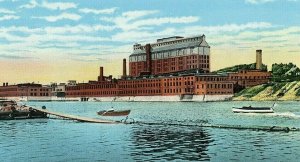 Postcard  Hollingsworth & Whitney Paper Mills, Kennebec River,Waterville, ME. P5