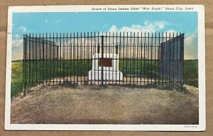 UNUSED .01 POSTCARD - GRAVE OF SIOUX INDIAN CHIEF WAR EAGLE, SIOUX CITY, IOWA