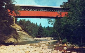 VINTAGE POSTCARD THE CHISLEVILLE COVERED BRIDGE AT SUNDERLAND VERMONT