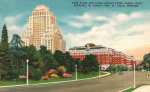 Vintage Postcard 1930's Park Plaza Chase Hotel Forest Park Entrance St. Louis MO