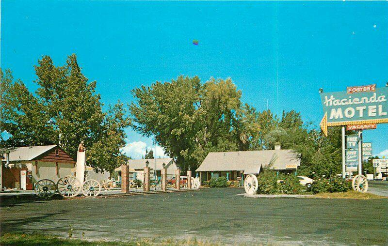 Auto Fosters Hacienda Motel Inyo California 1950s Postcard Parker 5568 Pool 5568