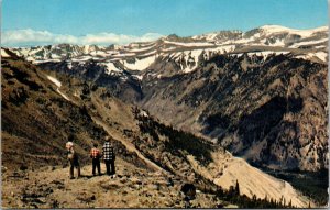 Red Lodge-Cooke Highway US 12 Montana MT Postcard UNP chrome onlookers plaid