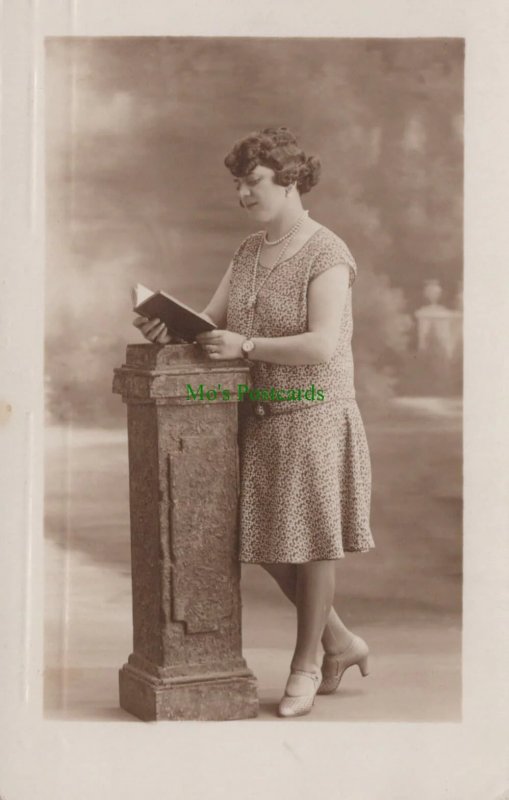 Ancestors Postcard - French Lady Reading a Book, 1929 - SW3182