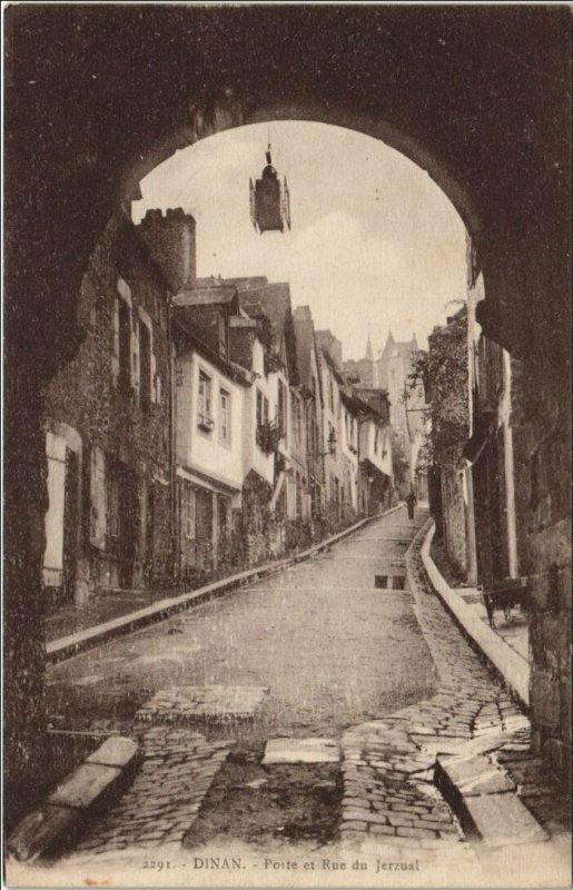 CPA DINAN Porte et Rue du Jerzual (1147725)