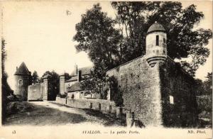 CPA AVALLON - La petite Porte (657167)