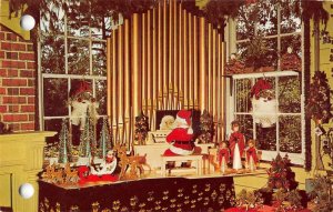 Christmas Cove Maine Santa Claus Shop Vintage Postcard AA33003