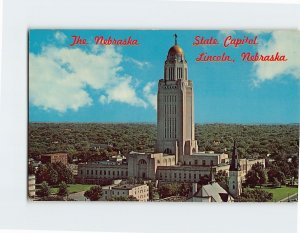 Postcard The Nebraska State Capitol, Lincoln, Nebraska