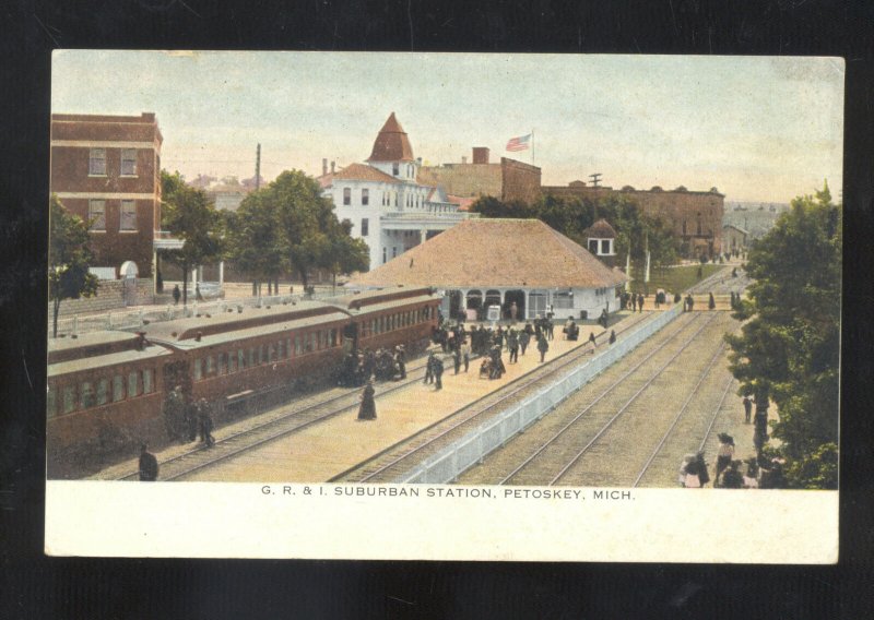 PETOSKY MICHIGAN GR&I RAILROAD DEPOT TRAIN STATION VINTAGE POSTCARD